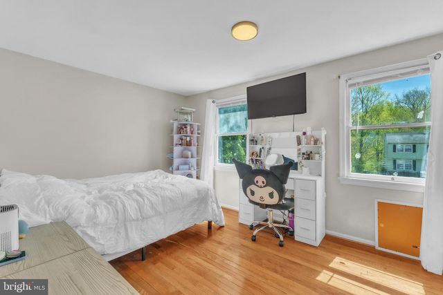 1502 HIDDENBROOK DR, Herndon, VA 20170