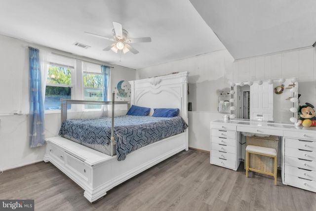 1502 HIDDENBROOK DR, Herndon, VA 20170