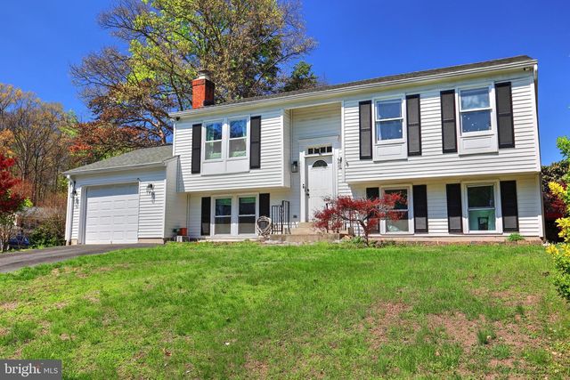 1502 HIDDENBROOK DR, Herndon, VA 20170