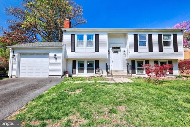 1502 HIDDENBROOK DR, Herndon, VA 20170