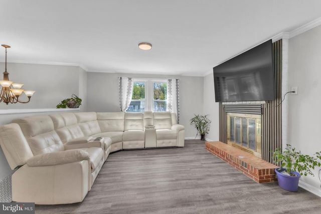 1502 HIDDENBROOK DR, Herndon, VA 20170