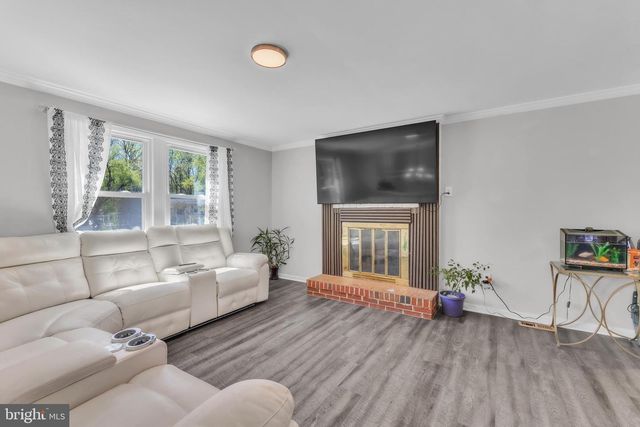 1502 HIDDENBROOK DR, Herndon, VA 20170
