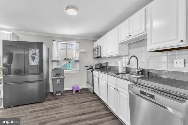 1502 HIDDENBROOK DR, Herndon, VA 20170