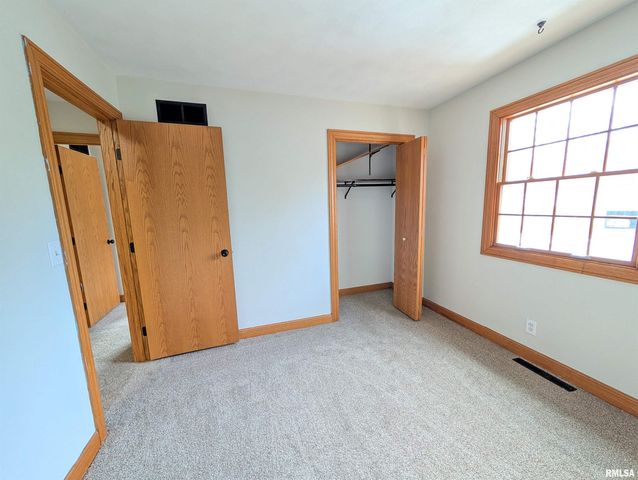 2115 SUNSET Drive, Pekin, IL 61554