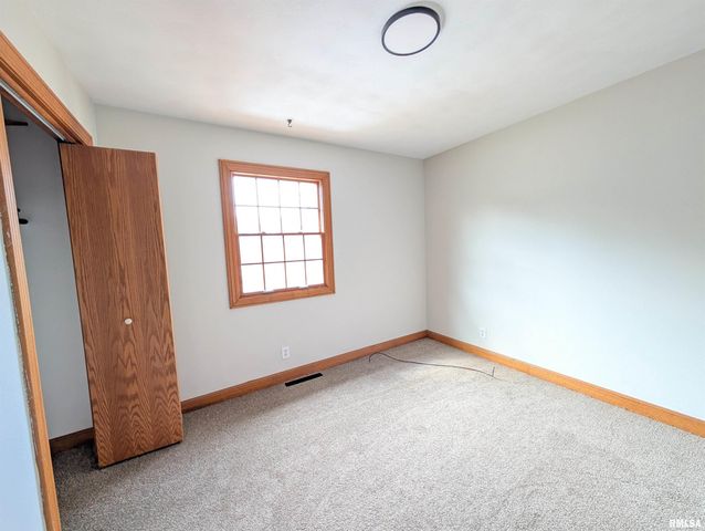 2115 SUNSET Drive, Pekin, IL 61554