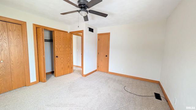 2115 SUNSET Drive, Pekin, IL 61554