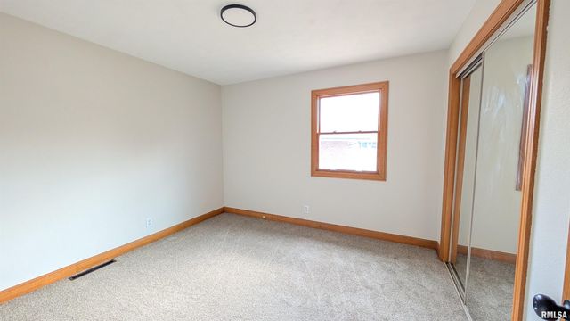 2115 SUNSET Drive, Pekin, IL 61554