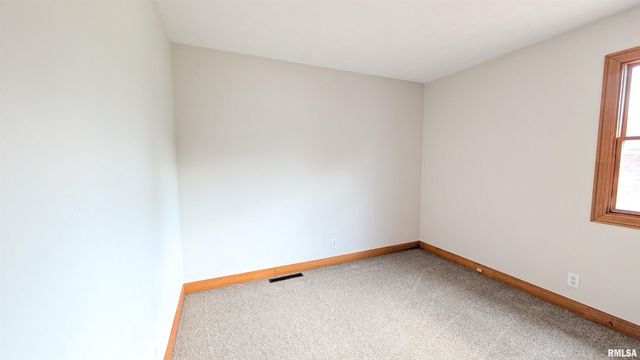 2115 SUNSET Drive, Pekin, IL 61554