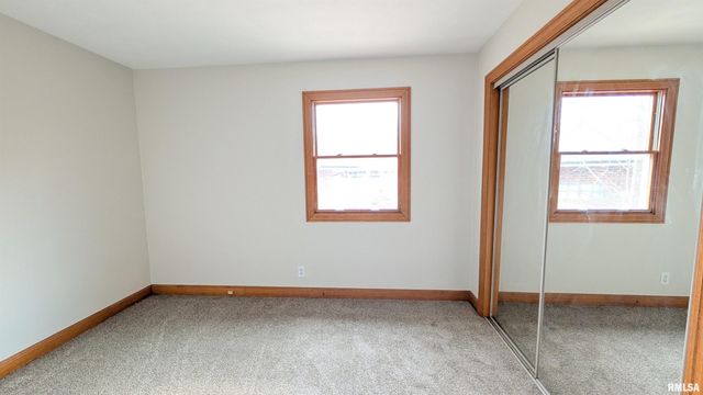 2115 SUNSET Drive, Pekin, IL 61554