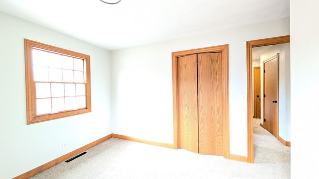 2115 SUNSET Drive, Pekin, IL 61554