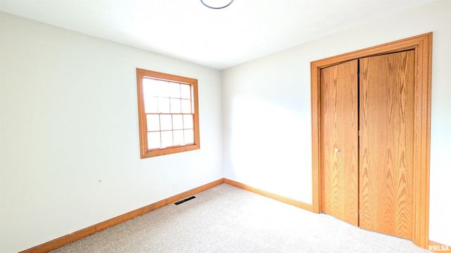 2115 SUNSET Drive, Pekin, IL 61554