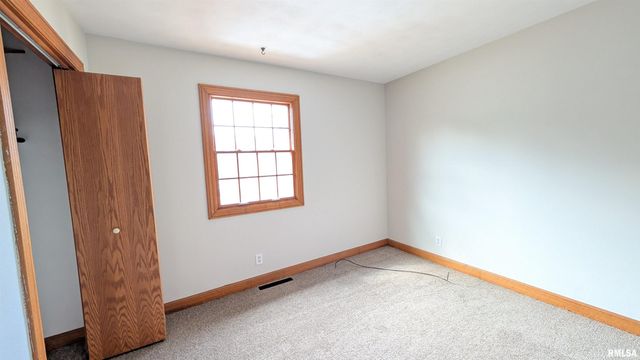 2115 SUNSET Drive, Pekin, IL 61554