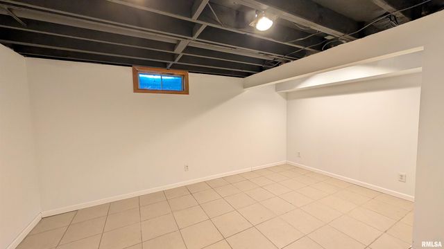 2115 SUNSET Drive, Pekin, IL 61554