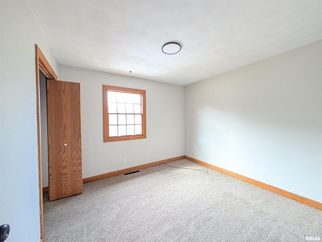 2115 SUNSET Drive, Pekin, IL 61554