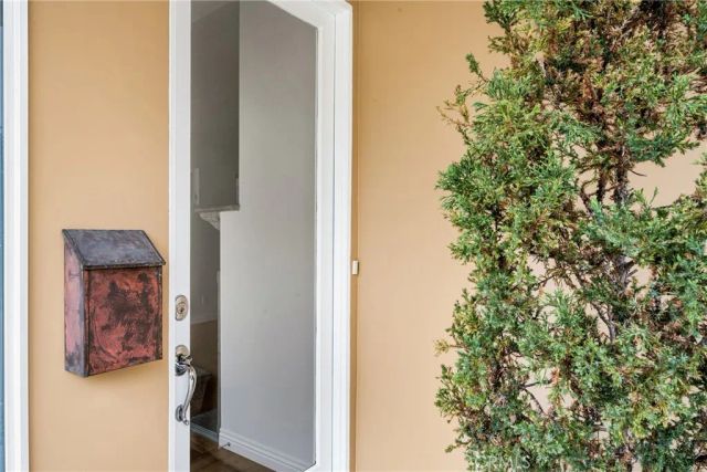 602 Larkspur Avenue A, Corona Del Mar, CA 92625