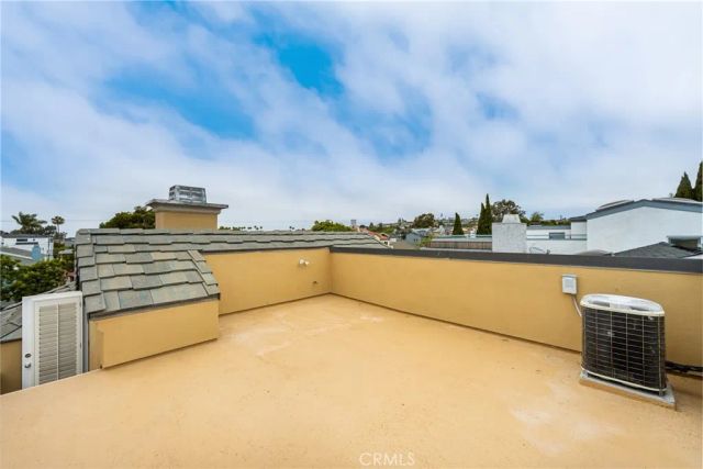 602 Larkspur Avenue A, Corona Del Mar, CA 92625