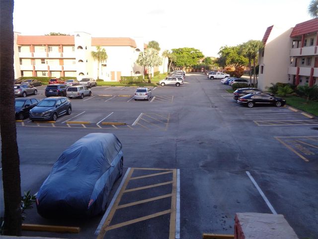 2831 E Sunrise Lakes Drive 209, Sunrise, FL 33322