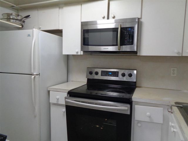 2831 E Sunrise Lakes Drive 209, Sunrise, FL 33322