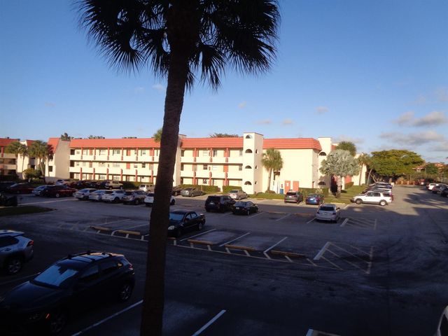 2831 E Sunrise Lakes Drive 209, Sunrise, FL 33322