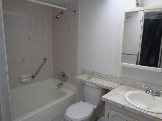 2831 E Sunrise Lakes Drive 209, Sunrise, FL 33322