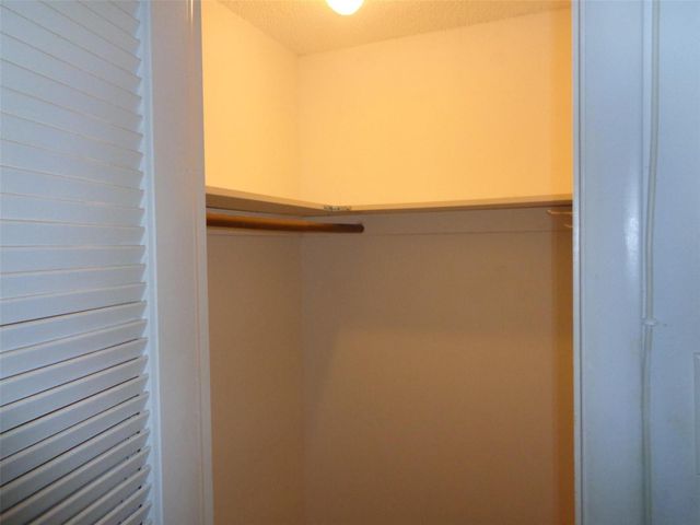 2831 E Sunrise Lakes Drive 209, Sunrise, FL 33322