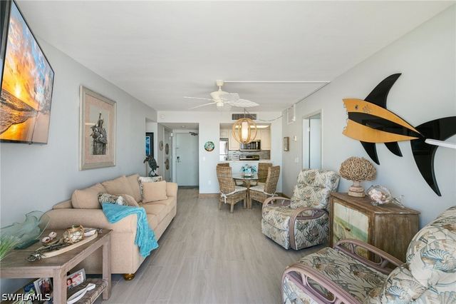 180 Seaview CT 911, Marco Island, FL 34145