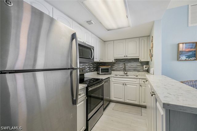 180 Seaview CT 911, Marco Island, FL 34145