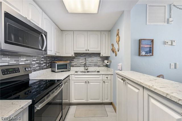 180 Seaview CT 911, Marco Island, FL 34145