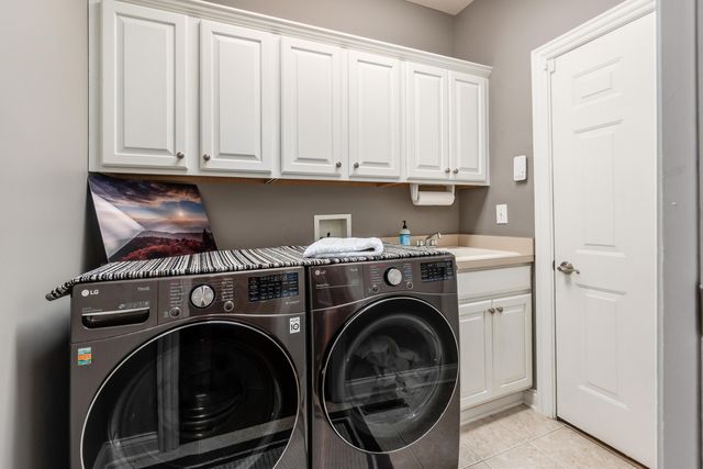 6181 Heritage Point Court, Hilliard, OH 43026