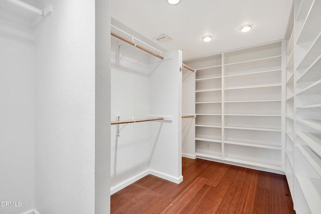 2010 Kingsbridge Way, Oxnard, CA 93035