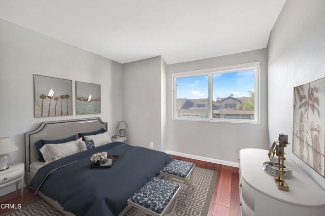 2010 Kingsbridge Way, Oxnard, CA 93035