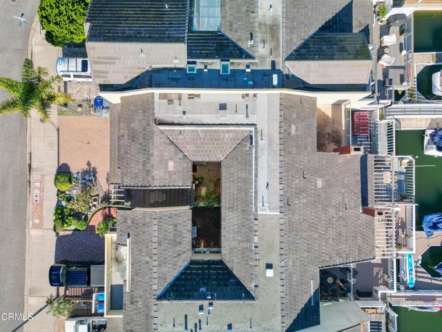 2010 Kingsbridge Way, Oxnard, CA 93035