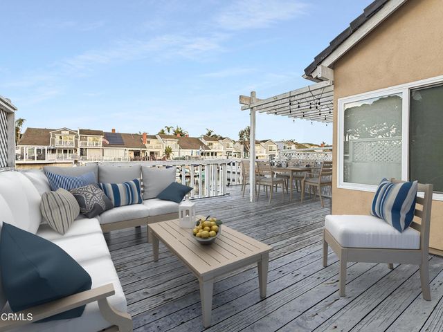 2010 Kingsbridge Way, Oxnard, CA 93035