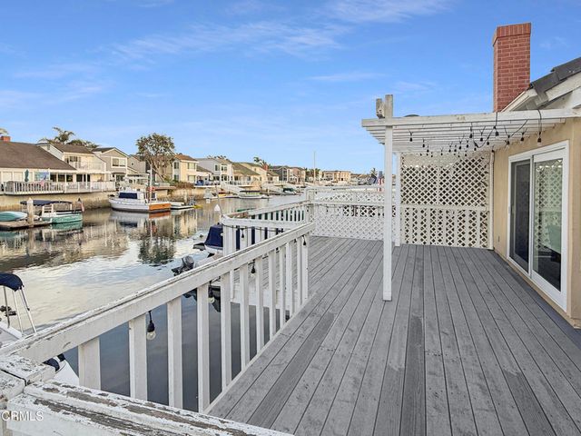 2010 Kingsbridge Way, Oxnard, CA 93035