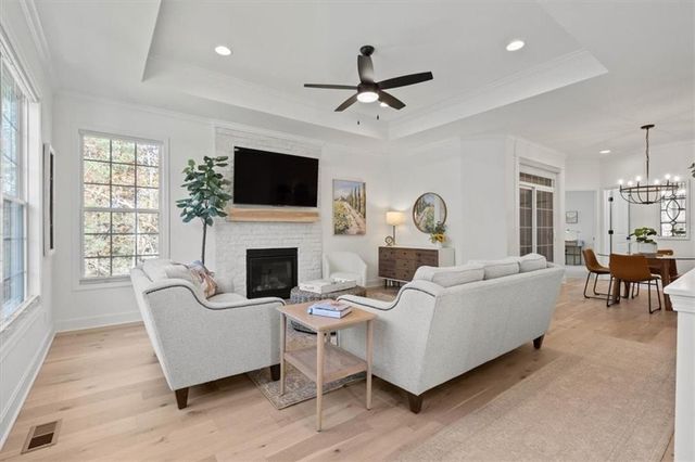 912 E 110th Terrace, Kansas City, MO 64131