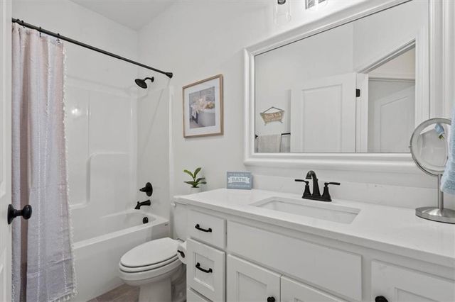 912 E 110th Terrace, Kansas City, MO 64131