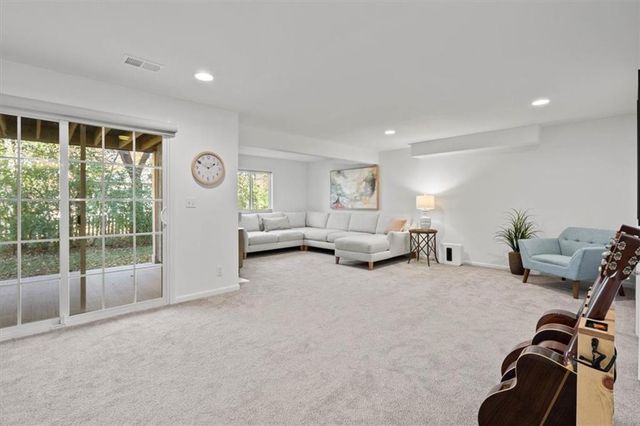 912 E 110th Terrace, Kansas City, MO 64131