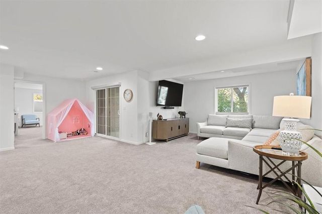 912 E 110th Terrace, Kansas City, MO 64131