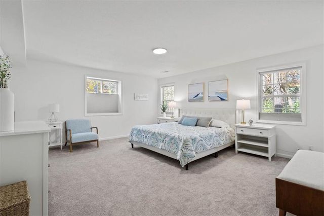 912 E 110th Terrace, Kansas City, MO 64131