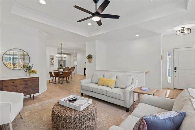 912 E 110th Terrace, Kansas City, MO 64131