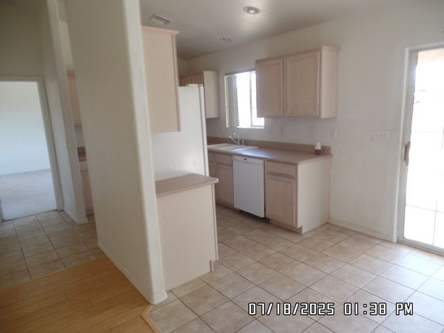 3304 E Ames Avenue, Kingman, AZ 86409