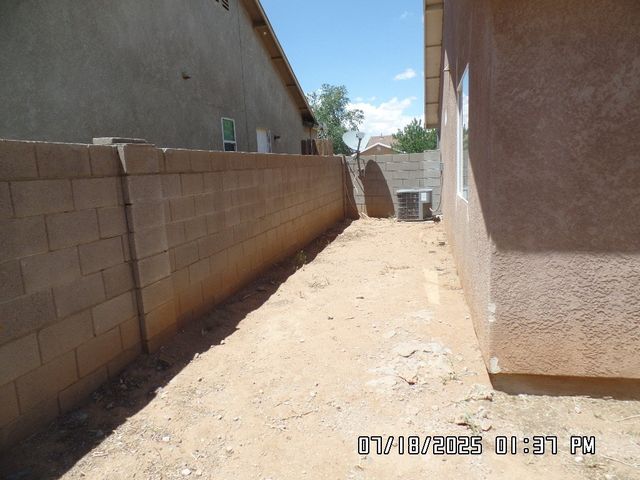 3304 E Ames Avenue, Kingman, AZ 86409