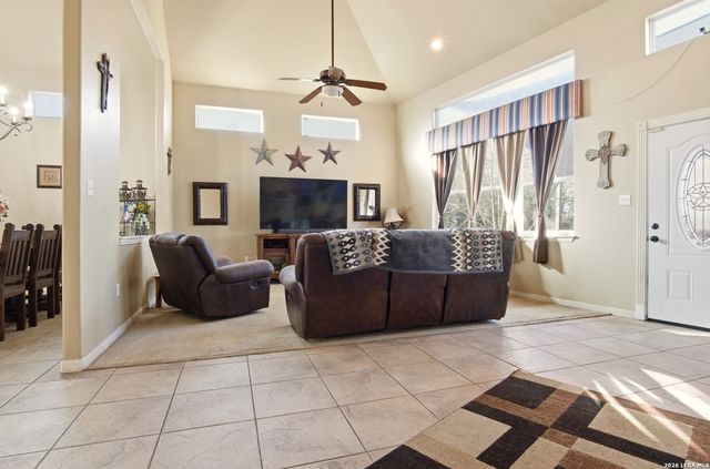 101 Hillside Dr, Spring Branch, TX 78070