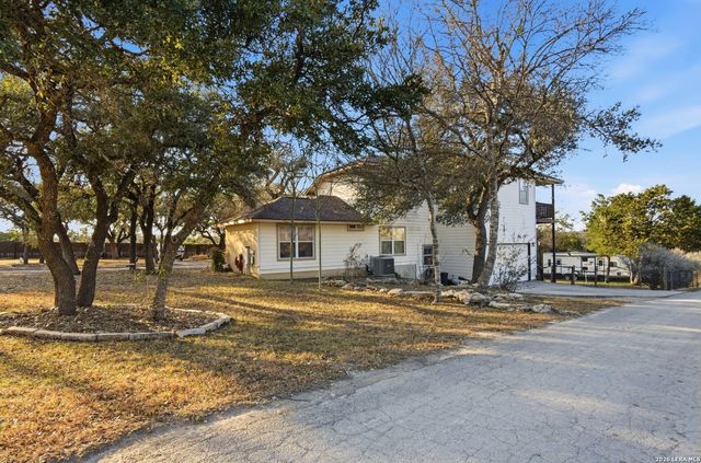 101 Hillside Dr, Spring Branch, TX 78070