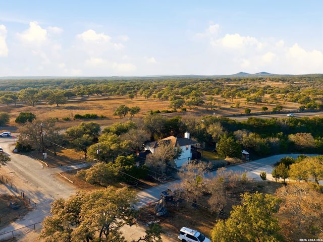 101 Hillside Dr, Spring Branch, TX 78070