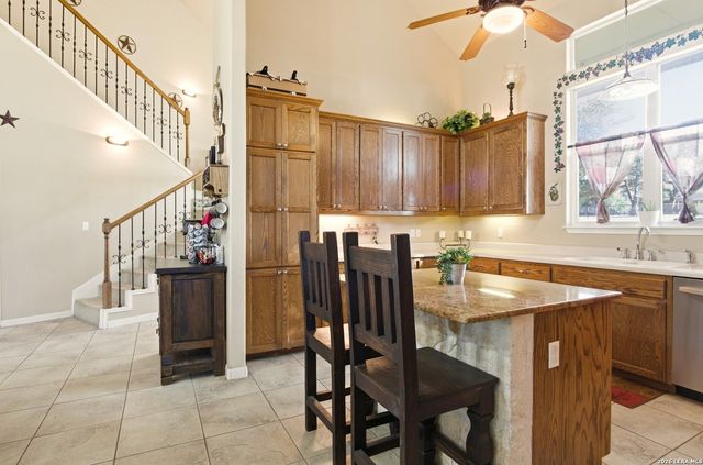 101 Hillside Dr, Spring Branch, TX 78070