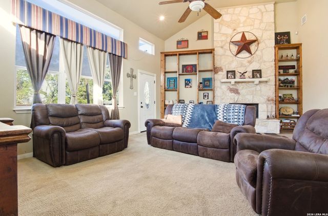 101 Hillside Dr, Spring Branch, TX 78070