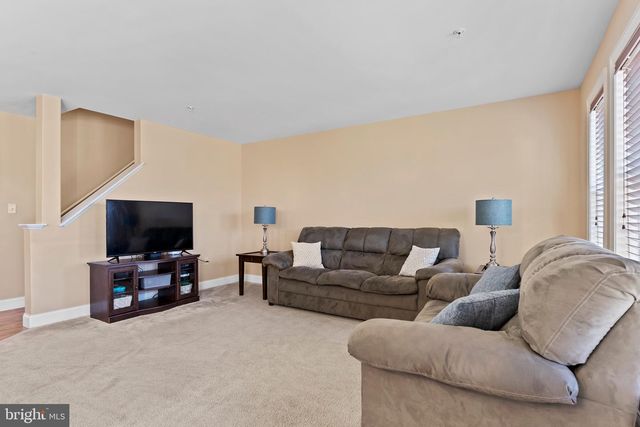 2714 BUR CT, Harrisburg, PA 17112