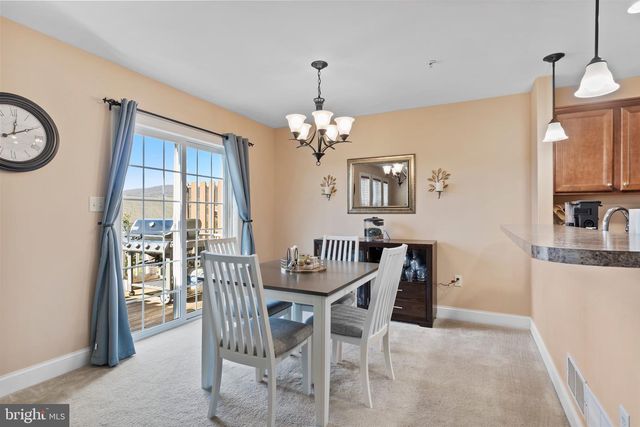 2714 BUR CT, Harrisburg, PA 17112