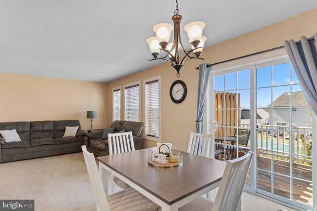 2714 BUR CT, Harrisburg, PA 17112